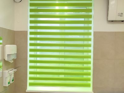 Рулонные шторы Зебра в мединском учреждении в СПб